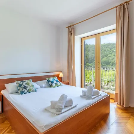 Smoline I Appartamento Svinisce