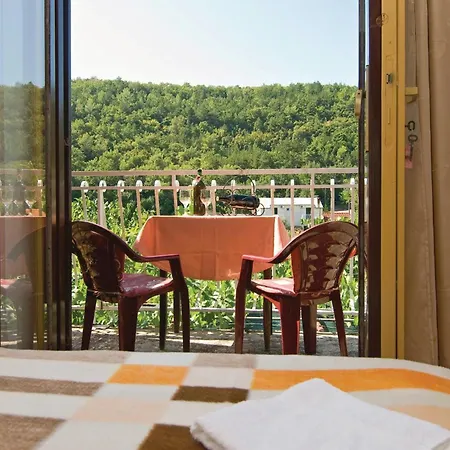 1 Bedroom In * Svinisce